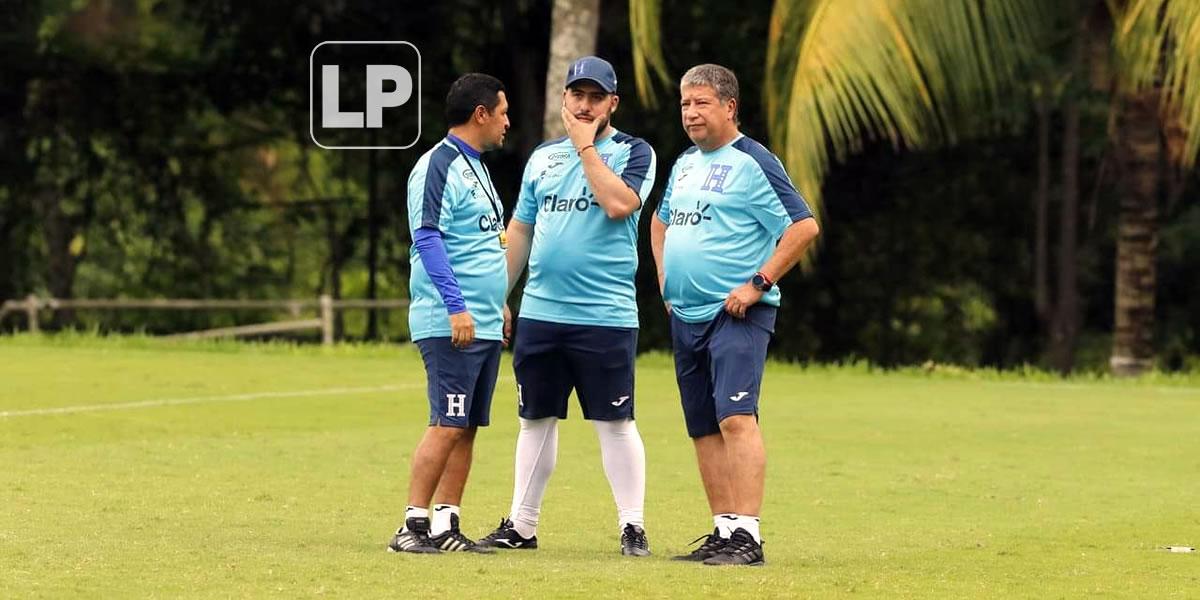 ‘Bolillo‘ Gómez estuvo platicando con su cuerpo técnico.