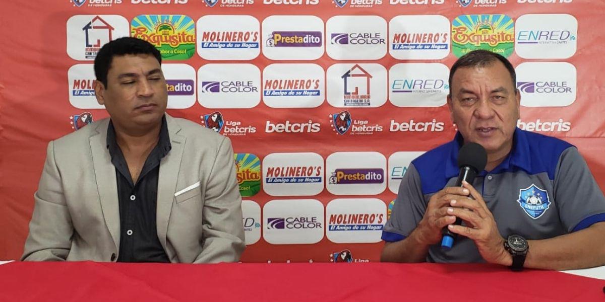 “Viejo conocido”: Carlos Tábora asume como entrenador de Real Sociedad