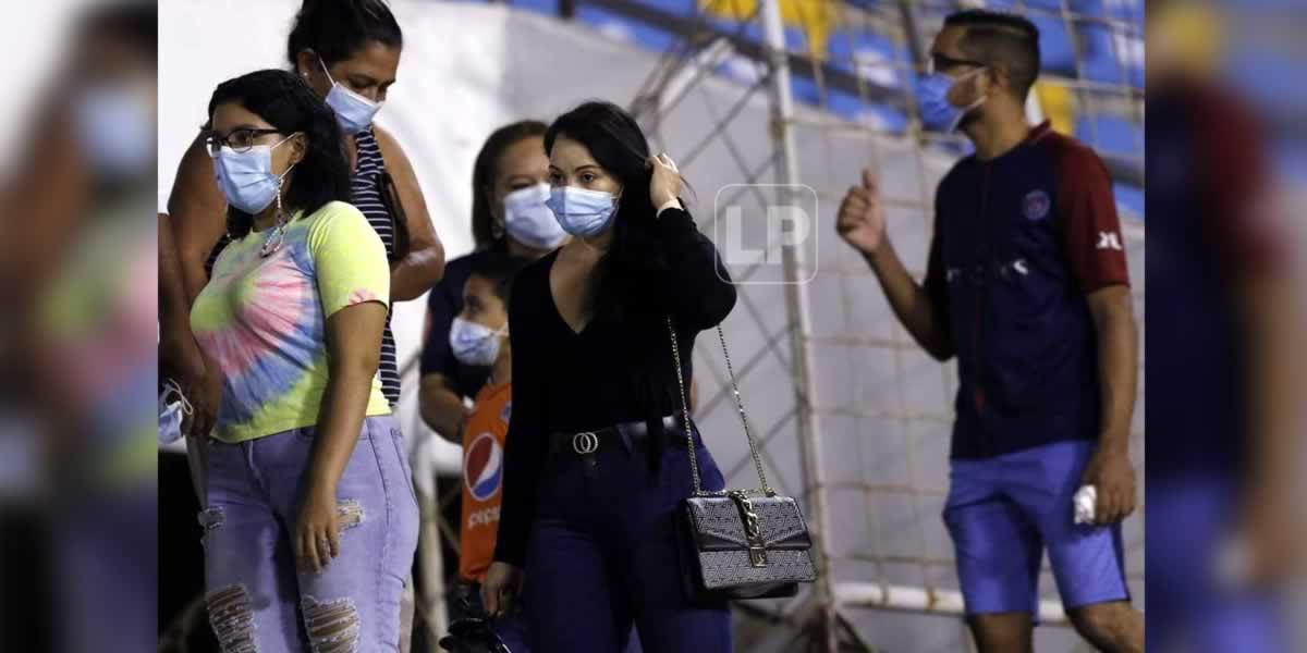 Un buen número de aficionados asistió al estadio Olímpico para el partido Marathón-Motagua.