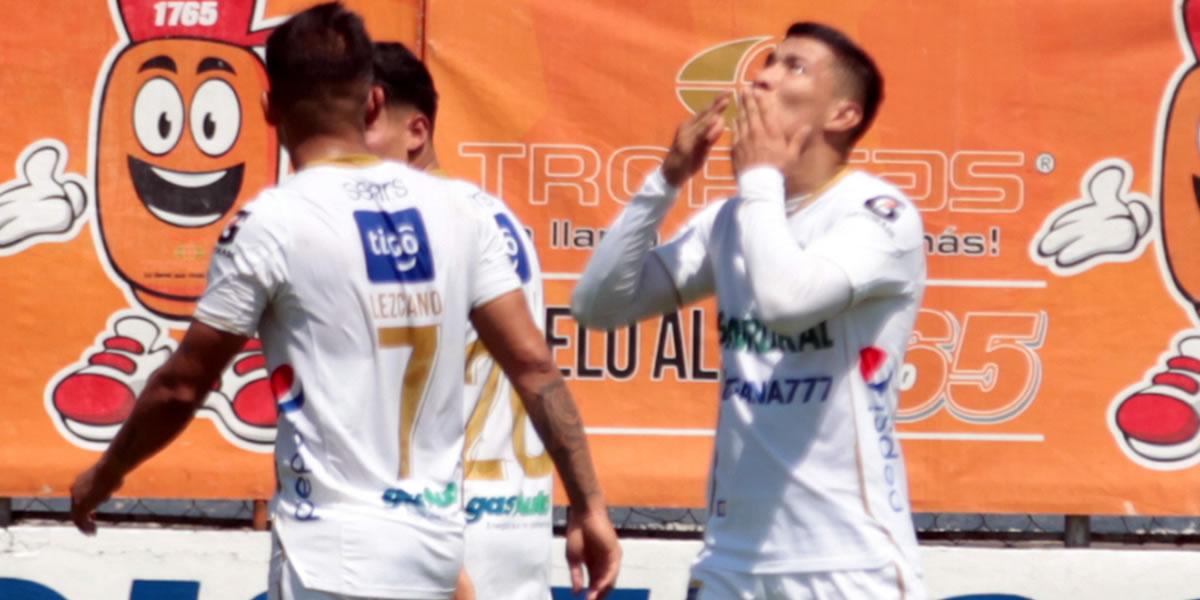 Kevin López marca su primer gol con el Comunicaciones en triunfo ante Santa Lucía