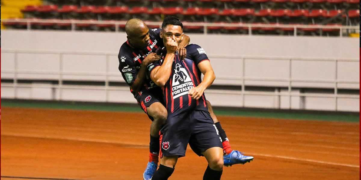 Alajuelense golea a Guanacasteca con dos asistencias del joven hondureño Bryan Félix