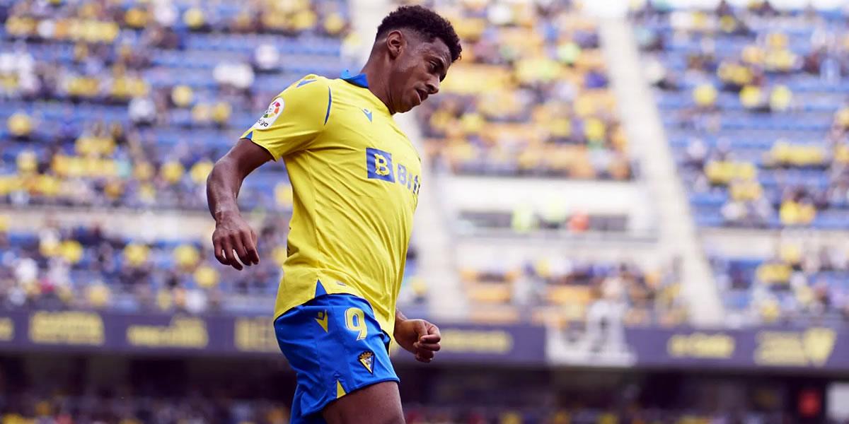 ‘Choco‘ Lozano, problemas para el Cádiz y duda en la Selección de Honduras