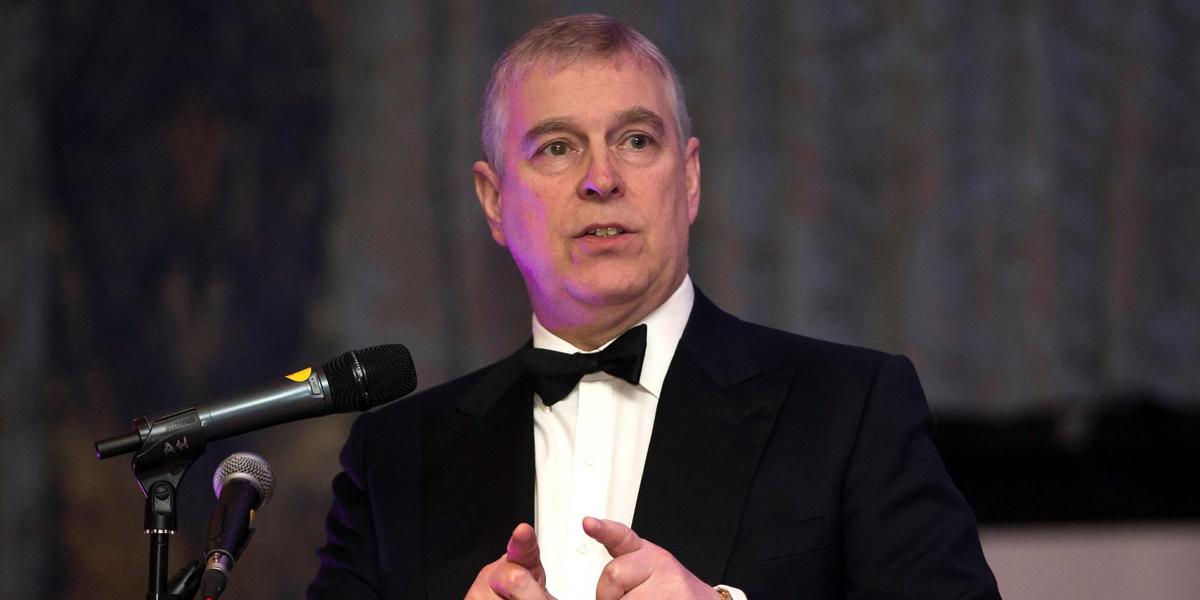 Reina Isabel II paga millones de su fortuna para defender al príncipe Andrés