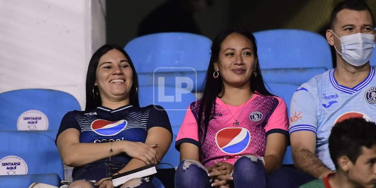 Motagua contó con el apoyo de sus aficionados.