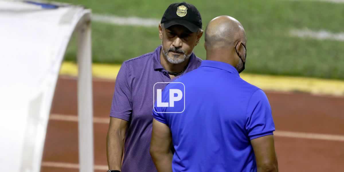 ‘Potro‘ Gutiérrez se quedó en el dugout hasta que aficionados de Real España se fueron del Olímpico