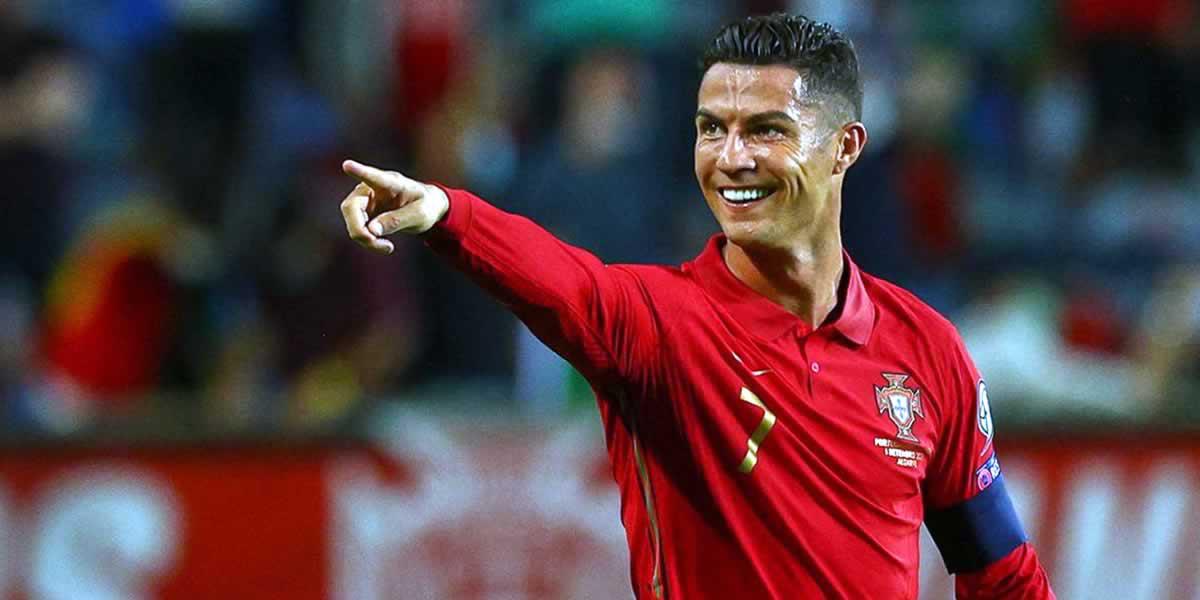 Los 800 goles de Cristiano Ronaldo bien pueden valer un billete para el Mundial de Qatar 2022