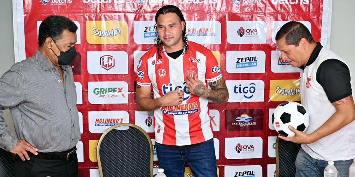 ‘Gullit‘ Peña, presentado como nuevo jugador del Vida de La Ceiba: “Espero darles muchas alegrías”