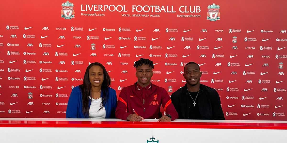 Keyrol Figueroa recibió valiosa beca deportiva y extiende su vínculo con el Liverpool