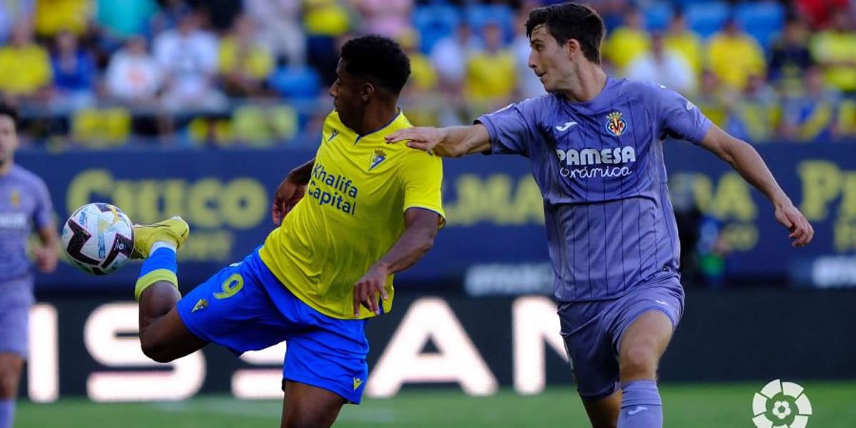 ‘Choco‘ Lozano reaparece, pero el Cádiz sigue en crisis y sin ganar en casa en la Liga Española
