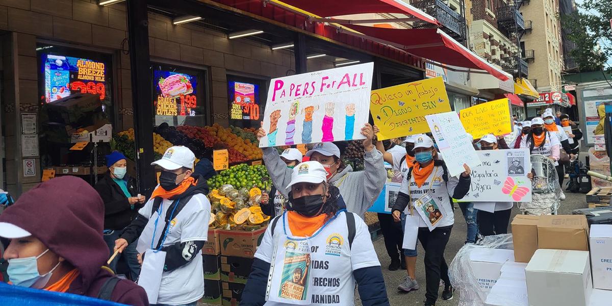 Indocumentados marchan por Nueva York por una reforma migratoria y respeto