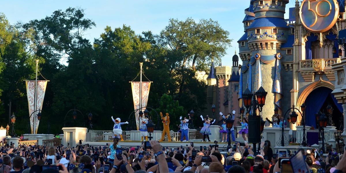 Disney suspende la venta de pases anuales y deja de pedir vacunas a sus empleados