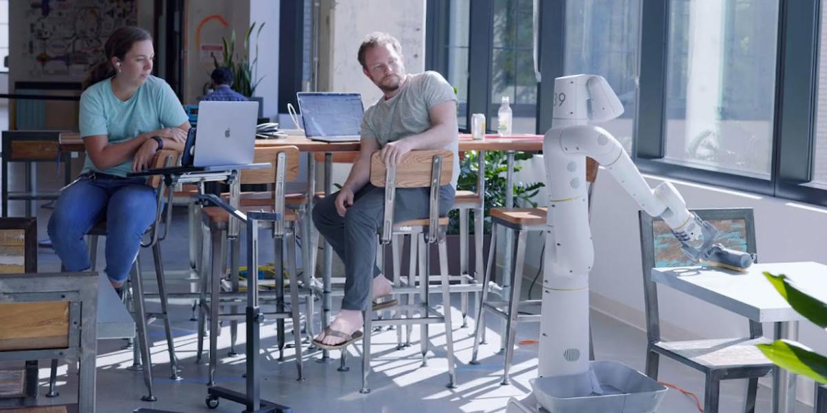 Adiós humanos: robots limpiarán las oficinas de Google en EEUU