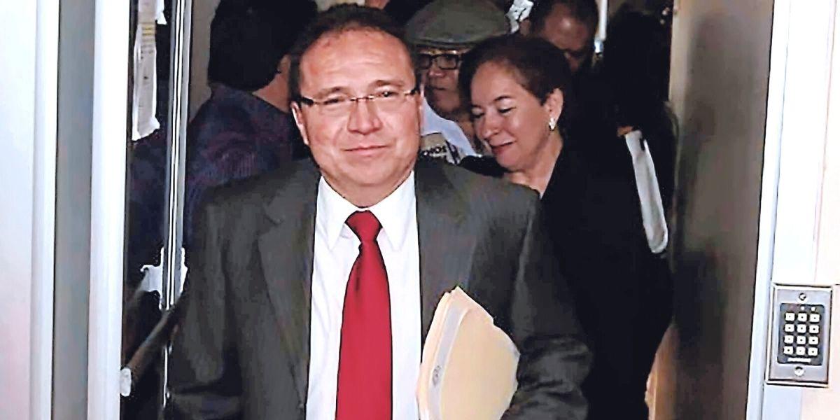 Enrique Flores Lanza recibe beneficio de amnistía