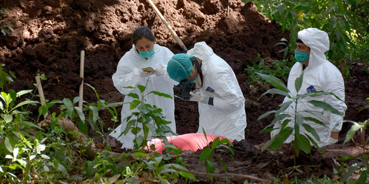 Hallan al menos diez fosas clandestinas en México