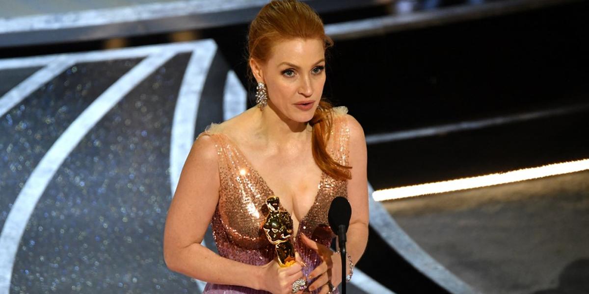 Jessica Chastain gana el Óscar a mejor actriz por “Los ojos de Tammy Faye”