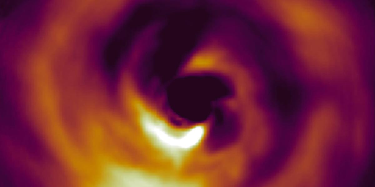 Descubierto el planeta en vías de formación más joven