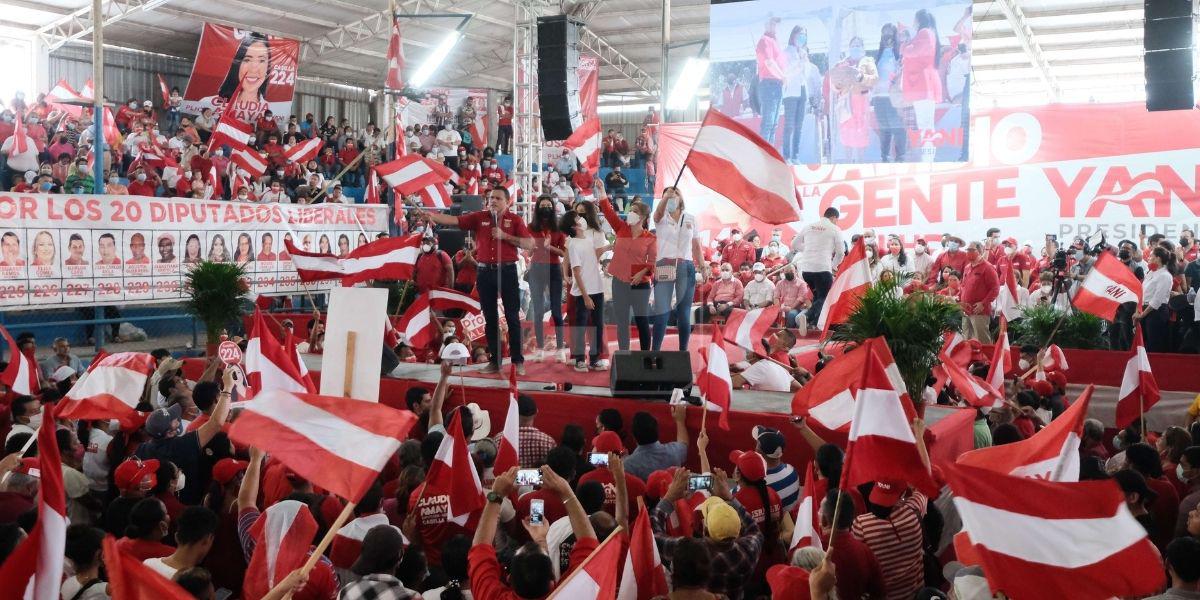 Algarabía liberal en el cierre de campaña de los candidatos a la Presidencia y alcaldía sampedrana.