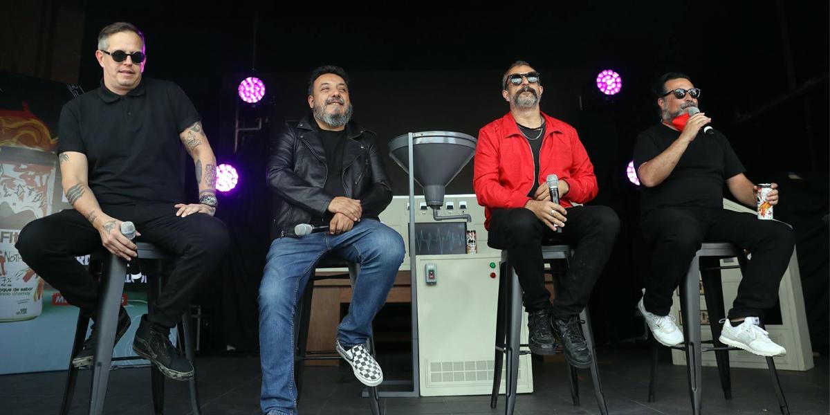 La banda mexicana Molotov trabaja en nuevo disco