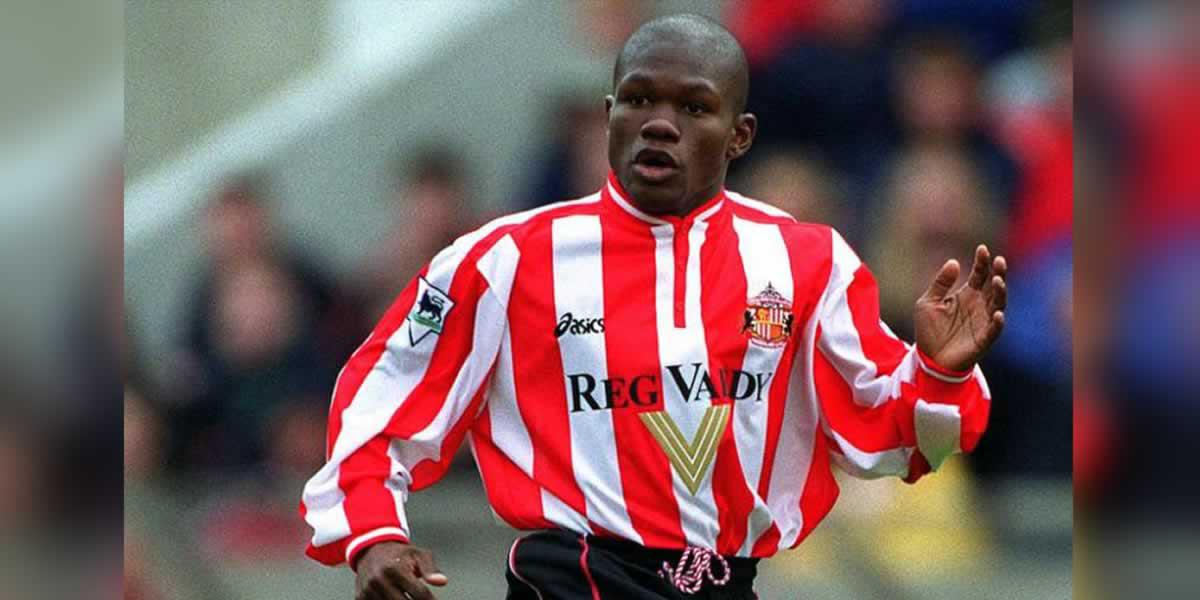 4. Milton Núñez - ‘Tyson‘ también tuvo la oportunidad de jugar con el Sunderland en la campaña 2000/01, pero su participación se limitó a solo un partido. Existe una ‘leyenda urbana’ que comenta que el delantero hondureño fue fichado por error, debido a que el jugador que quería el club inglés era su compañero de la delantera del Paok griego, Adolfo Valencia. Al finalizar la temporada, el catracho dejó el club y emigró al balompié de Uruguay.