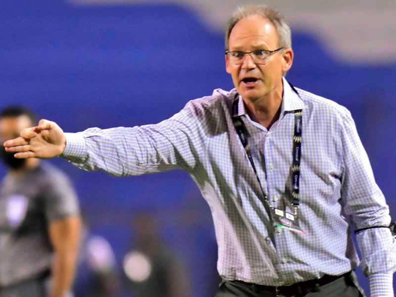 Brian Schmetzer, entrenador del Seattle Sounders, durante el juego contra el Motagua en la Concachampions.