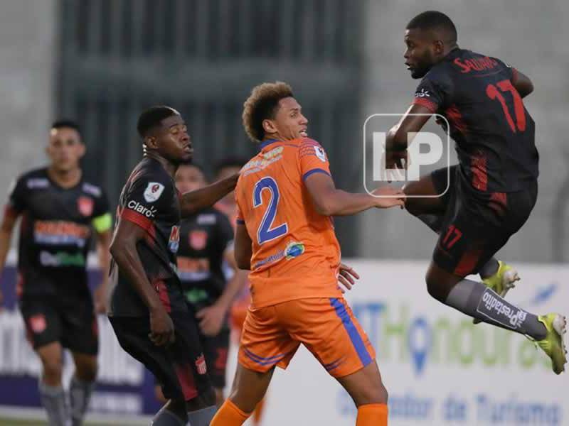 Elison Rivas fue titular con el Vida en el partido contra la UPN por la primera jornada del Torneo Clausura 2022.