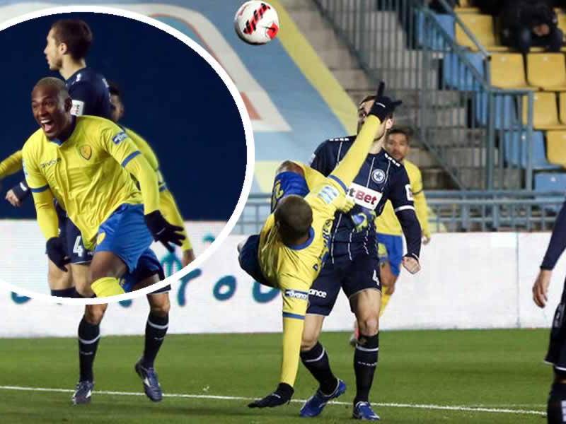Deiby Flores marcó un golazo de chilena en la victoria del Panetolikos contra el Atromitos en la Superliga de Grecia.