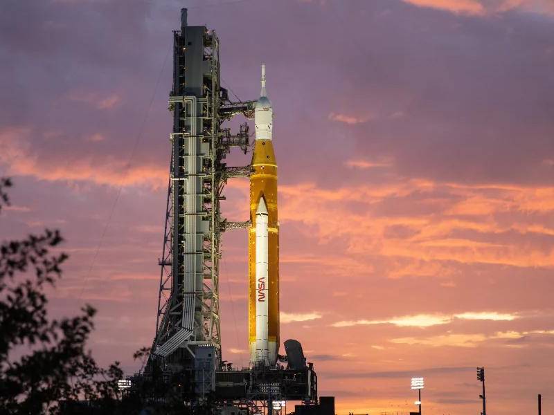 El Space Launch System (SLS).