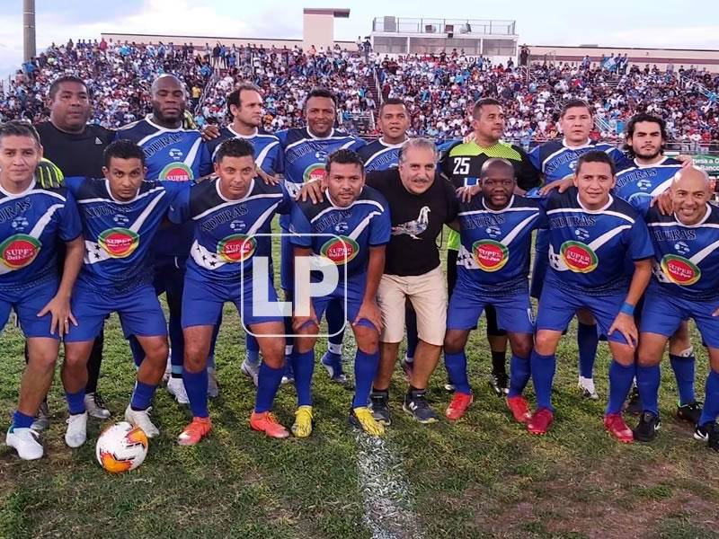 Las layendas de Honduras que participaron en el partido contra las de Guatemala.