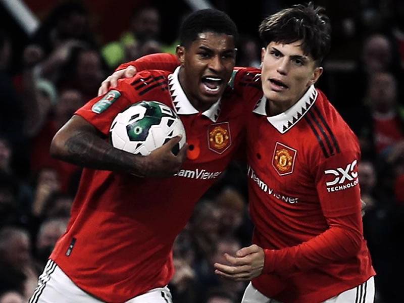 El Manchester United se vengó del Aston Villa en la Copa de la Liga.