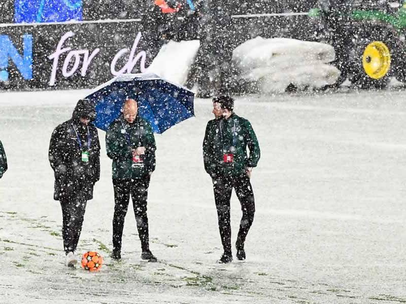 Las fuertes nevadas en Bérgamo obligaron a aplazar el partido Atalanta-Villarreal.
