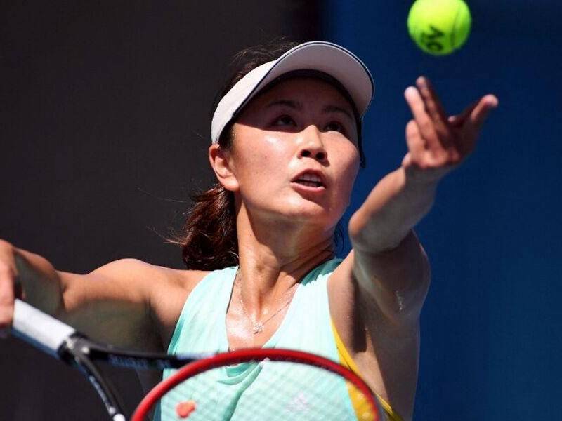 Desde principios de noviembre no se tienen noticias de la jugadora china Peng Shuai, antigua número uno del mundo de dobles y ganadora de Wimbledon y Roland Garros en esta categoría.