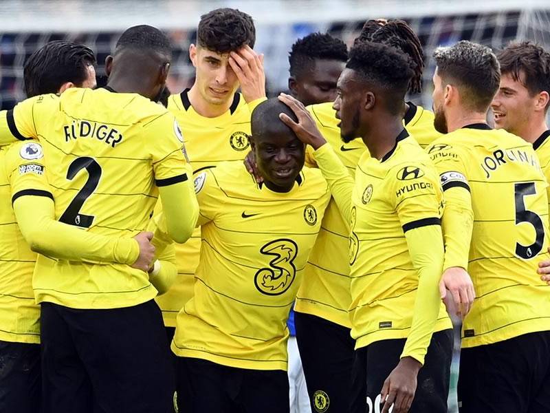 Jugadores del Chelsea celebrando uno de los goles contra el Leicester City.