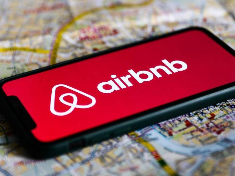 Logo de la aplicación de hospedaje Airbnb.