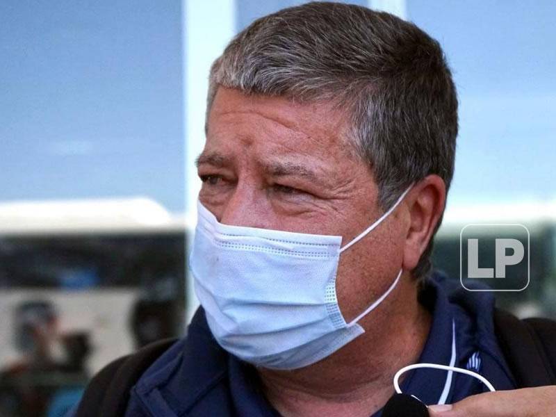 Hernán ‘Bolillo’ Gómez dio declaraciones a los medios a su regreso al país tras el partido ante Estados Unidos en la fría Minnesota.