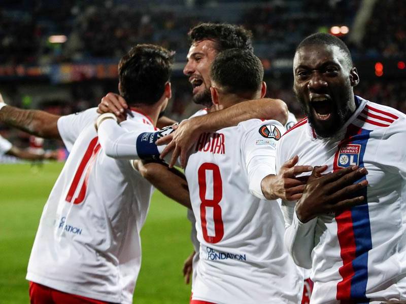 El Lyon sumó su tercer triunfo en la Europa League tras superar al Sparta Praga.