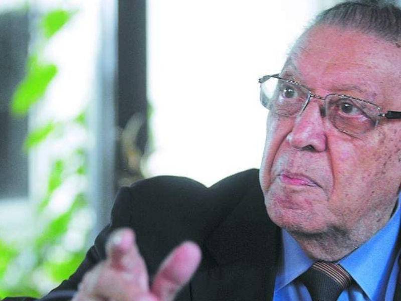 Fungió como embajador de Honduras en París, Francia.