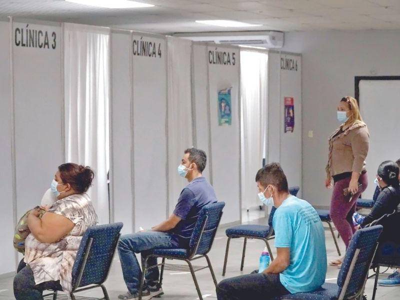 Salud pide a la población vacunarse y mantener medidas de bioseguridad.
