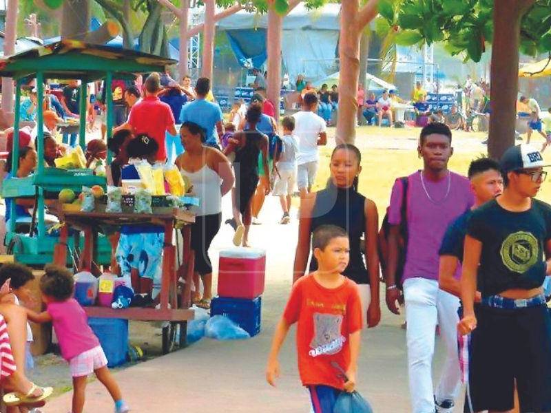 La Unidad Turística Municipal invita a los turistas a visitar la Novia de Honduras.