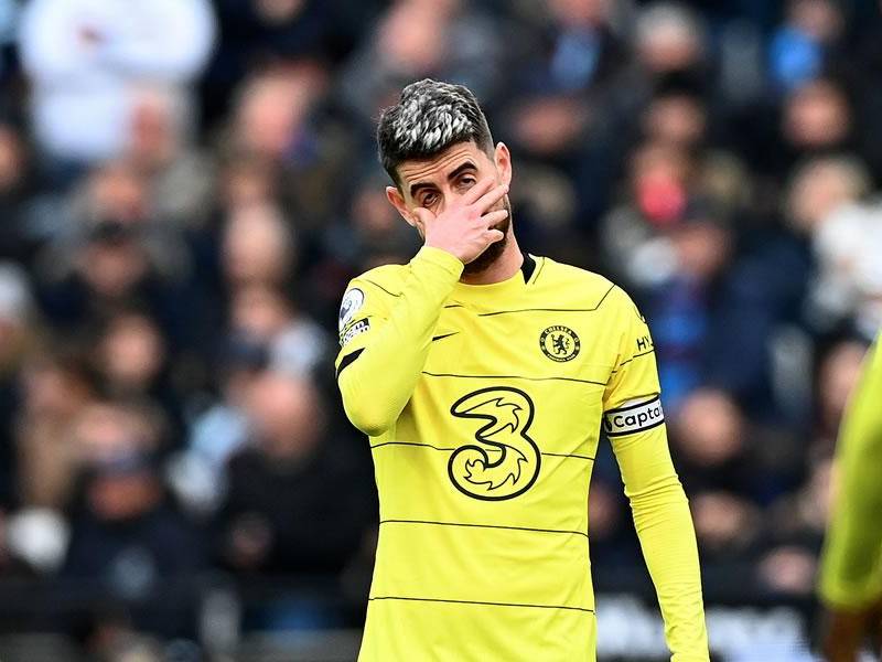 El capitán del Chelsea, Jorginho, se lamenta durante la derrota contra el West Ham.