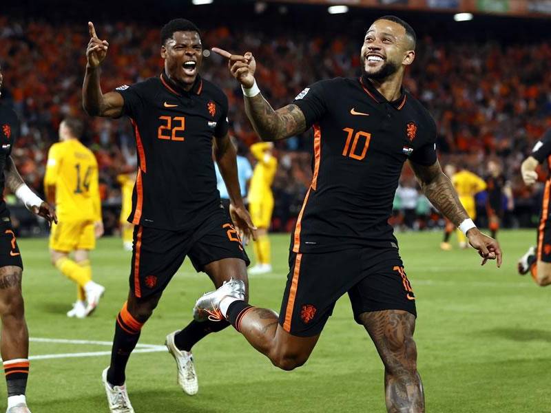 Memphis Depay marcó en el tiempo de prolongación y brindó la victoria a Hoalnda contra Gales en la UEFA Nations League.