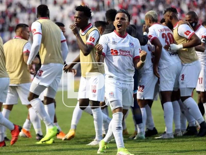 Jamir Maldonado celebrando su gol contra el Vida.