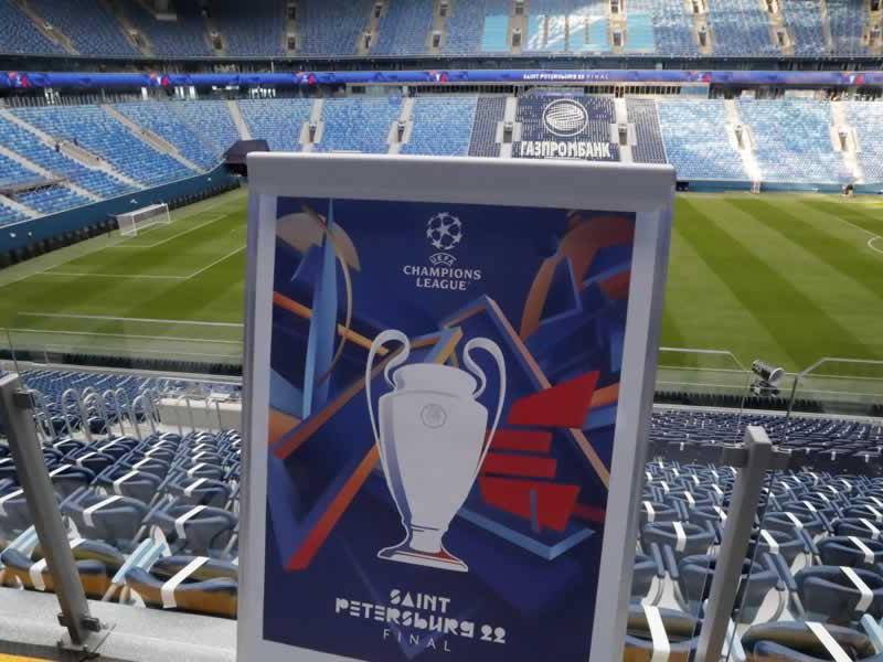 La final de la Champions League estaba programada a jugarse en el estadio Gazprom Arena de San Petersburgo.