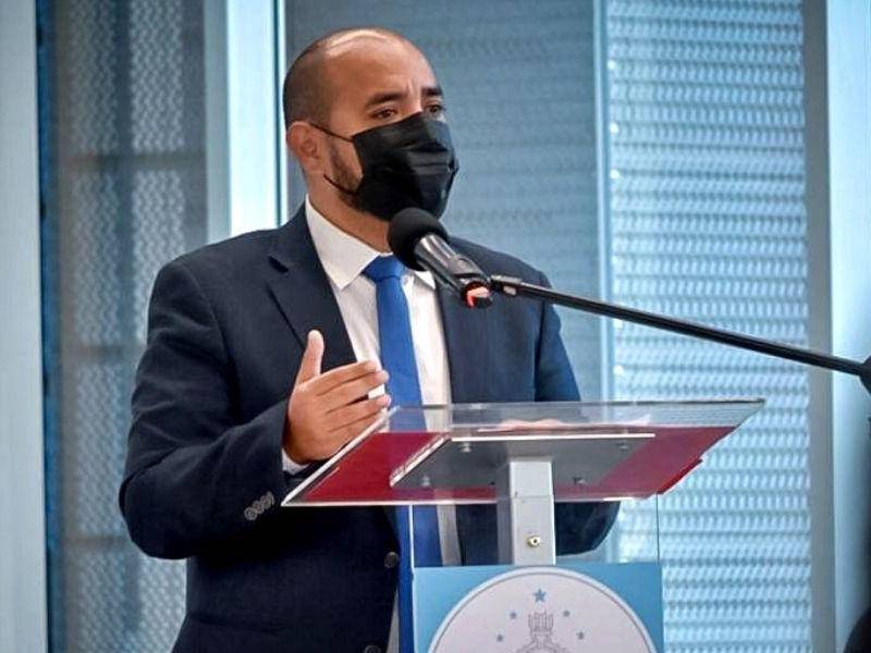 Daniel Sponda, titular de la Secretaría de Educación.