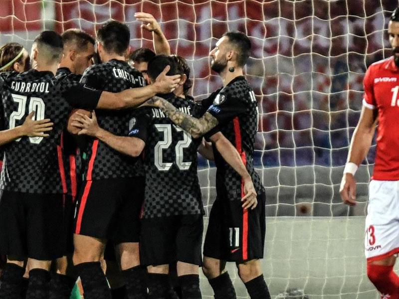 Jugadores de Croacia celebrando uno de los goles frente a Malta.