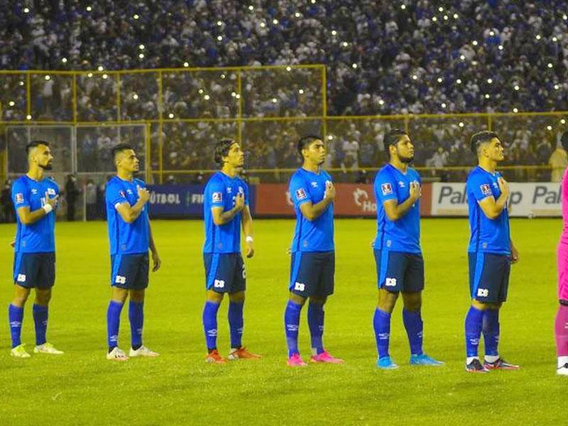Los futbolstas de El Salvador cambiaron su decisión luego de una hora de haber anunciado que no jugarían por diferencias con la Fesfut.
