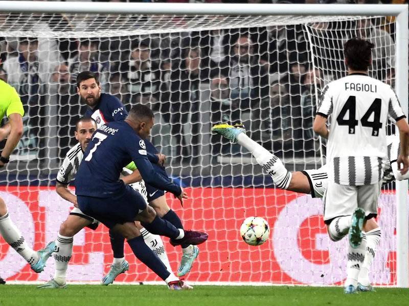 Kylian Mbappé marcó un golazo a la Juventus con este gran disparo.