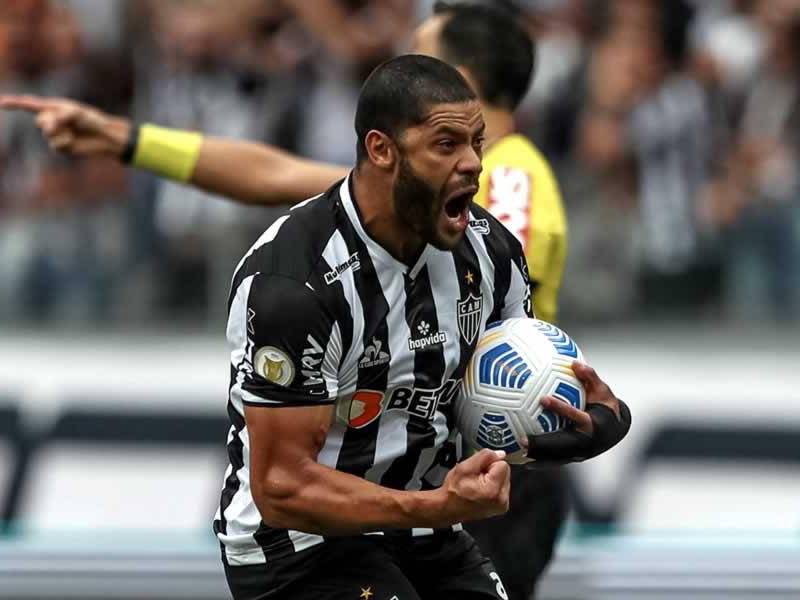 Hulk salió al rescate del Atlético Mineiro para remontar al Cuiabá.
