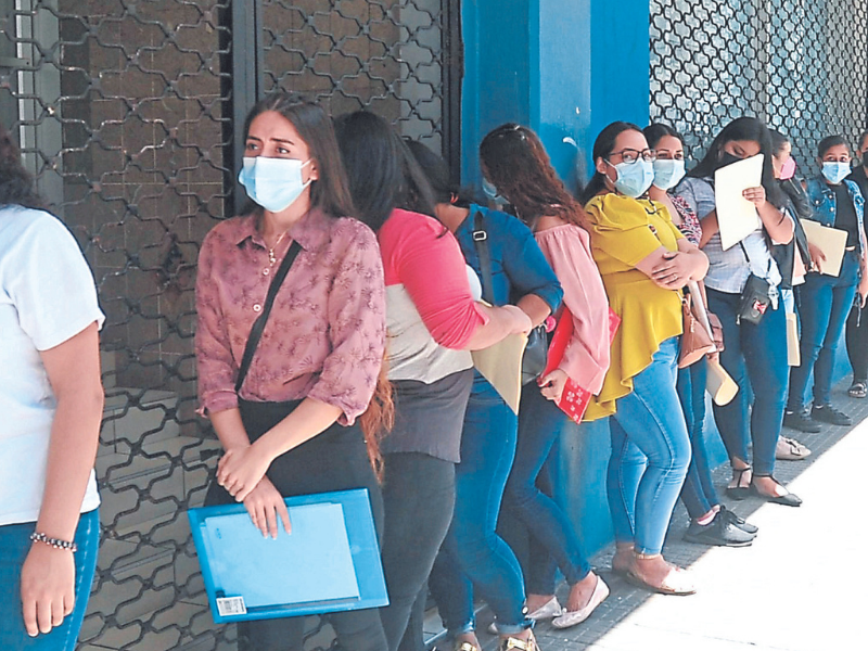 El desempleo abierto se duplicó, pasando de 240,000 a 447,000 personas sin ningún tipo de ocupación