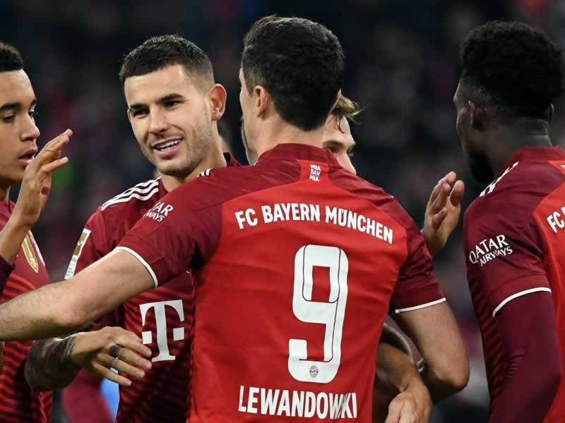 El Bayern Múnich sigue como líder destacado de la Bundesliga.