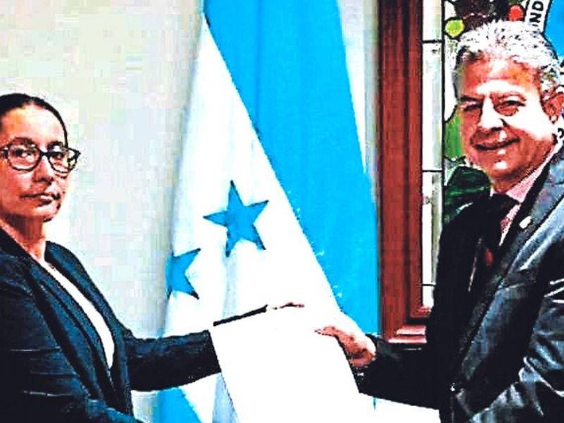 Maritza Arita se integra como consejera propietaria.